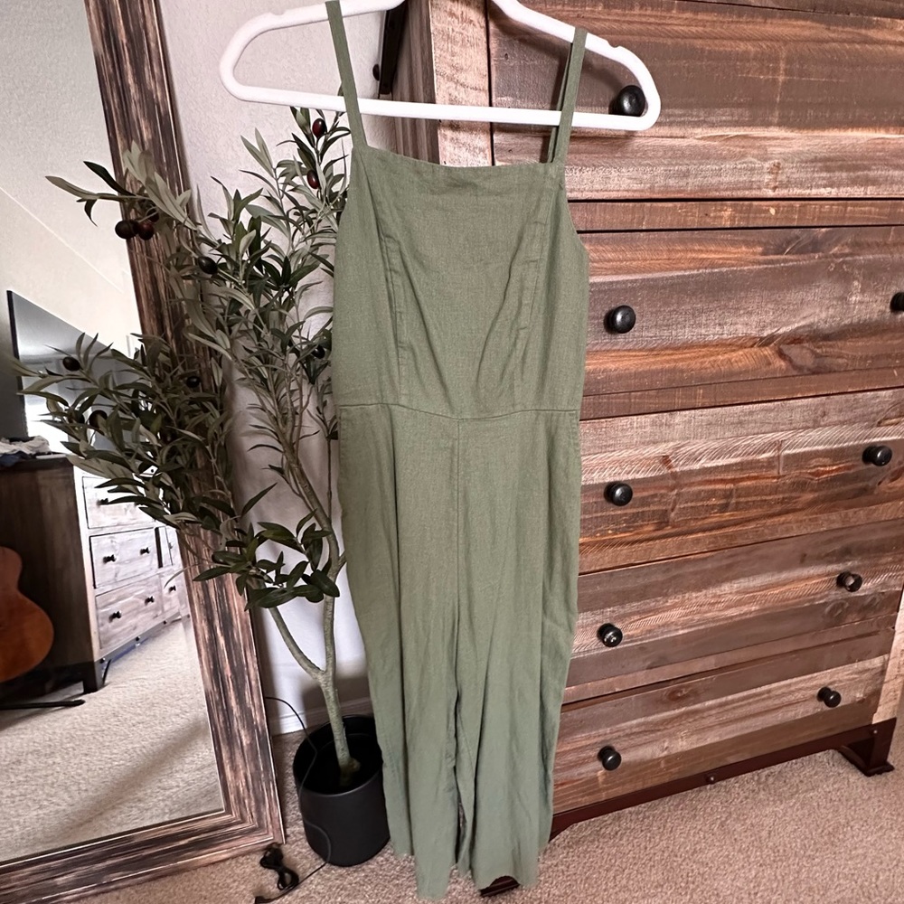 Old Navy green linen cropped jumpsuit